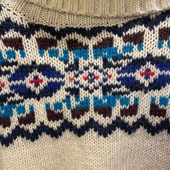 Prince and Fox woman’s cream turtleneck sweater with a colorful design - Picture 4 of 13